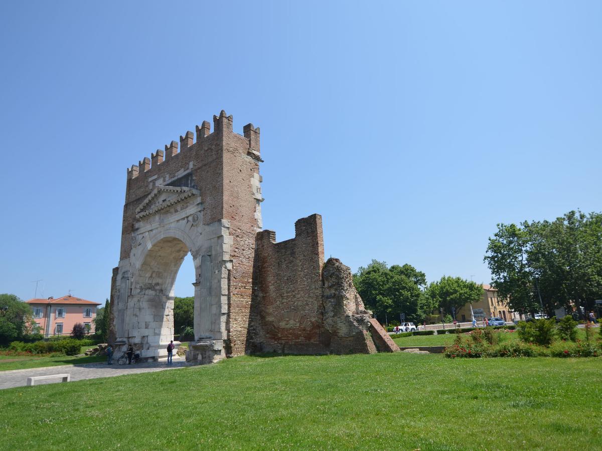 Belvilla By Oyo Graceful Apartment With Garden Petrella Guidi Luaran gambar