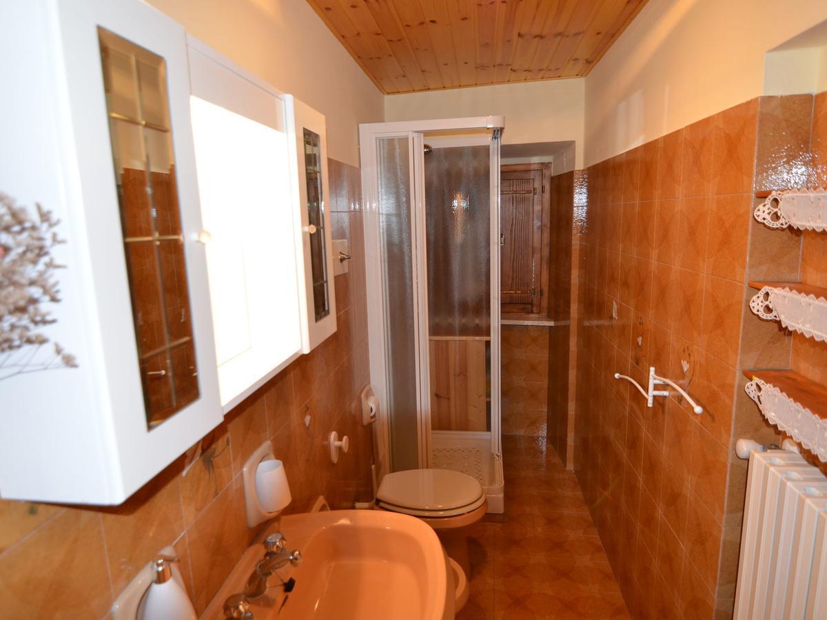 Belvilla By Oyo Graceful Apartment With Garden Petrella Guidi Luaran gambar