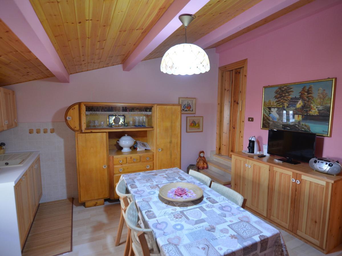 Belvilla By Oyo Graceful Apartment With Garden Petrella Guidi Luaran gambar