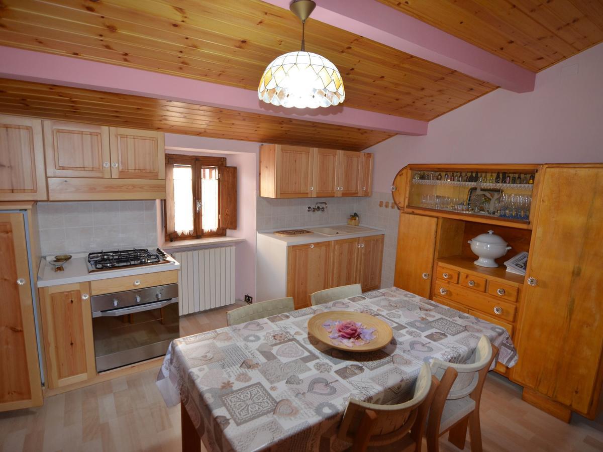 Belvilla By Oyo Graceful Apartment With Garden Petrella Guidi Luaran gambar